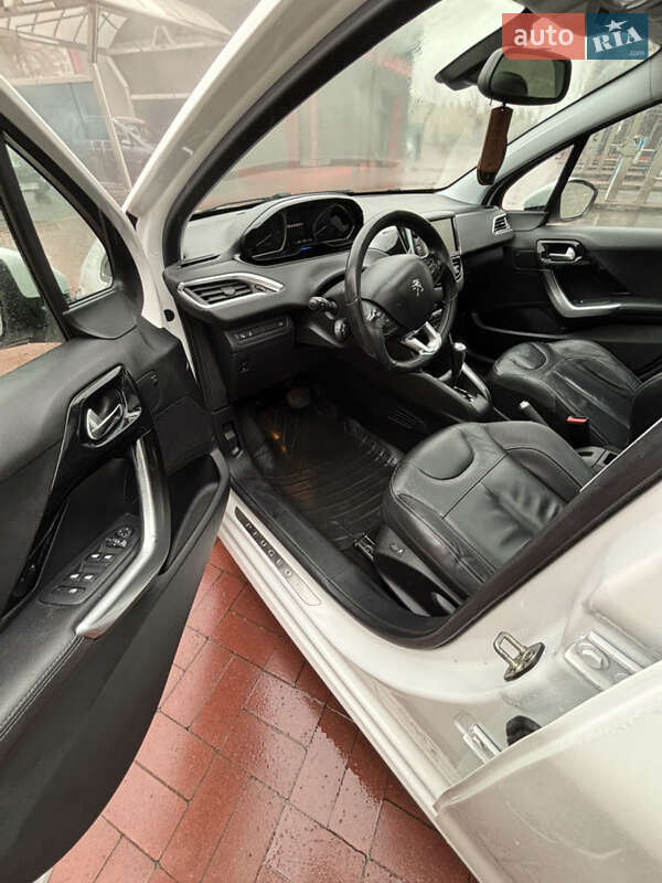 Хэтчбек Peugeot 208 2014 в Ровно