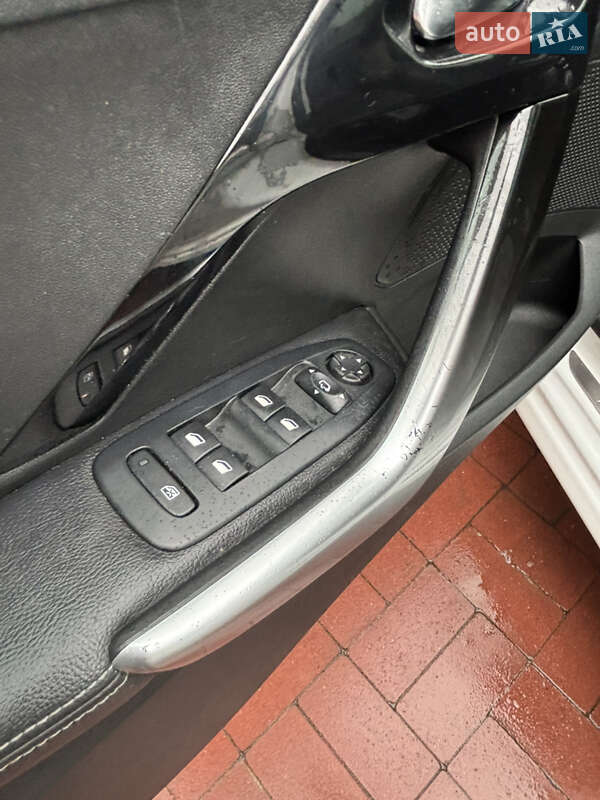 Хэтчбек Peugeot 208 2014 в Ровно
