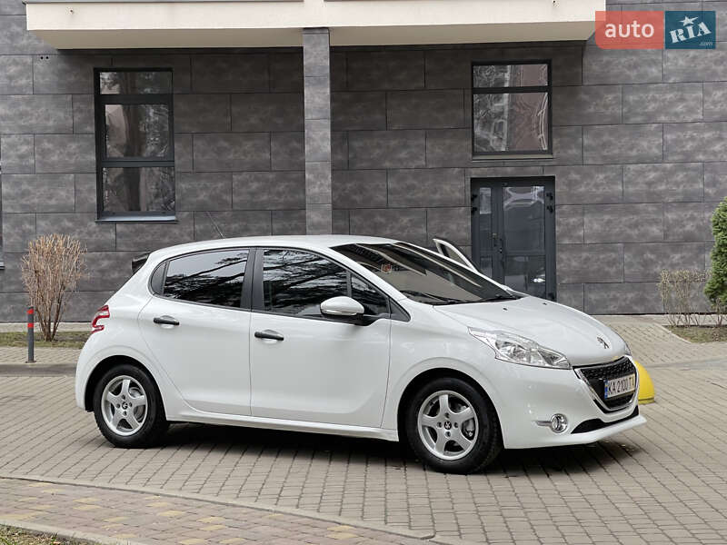 Хетчбек Peugeot 208 2014 в Броварах