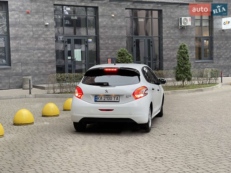 Хетчбек Peugeot 208 2014 в Броварах