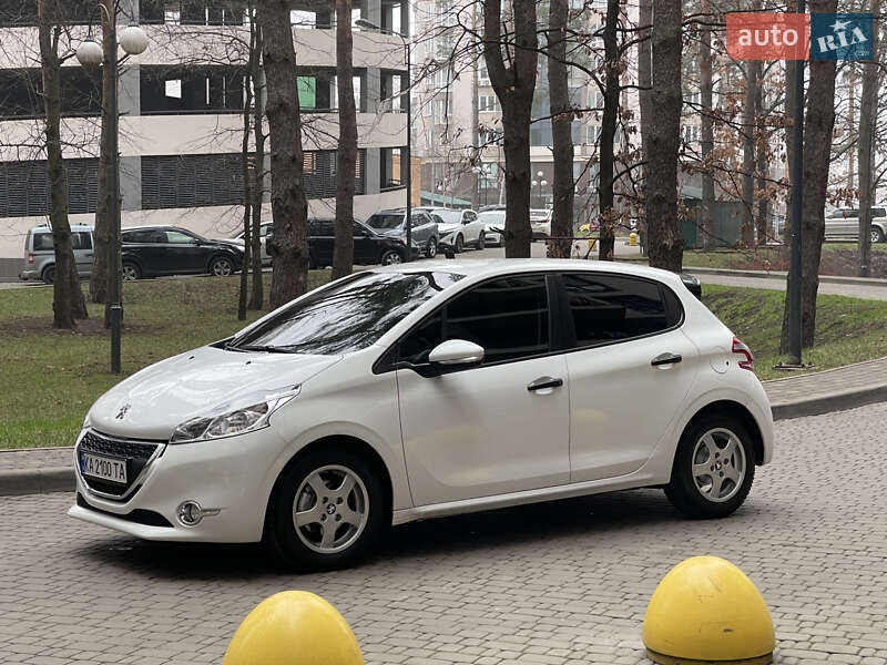 Хетчбек Peugeot 208 2014 в Броварах