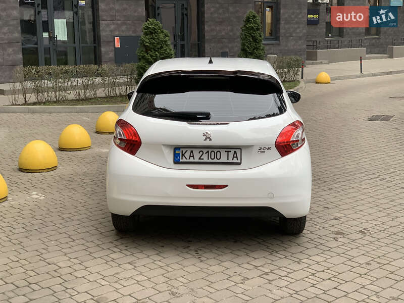 Хетчбек Peugeot 208 2014 в Броварах
