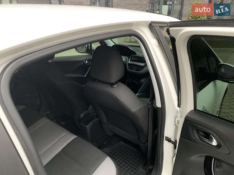 Хетчбек Peugeot 208 2014 в Броварах