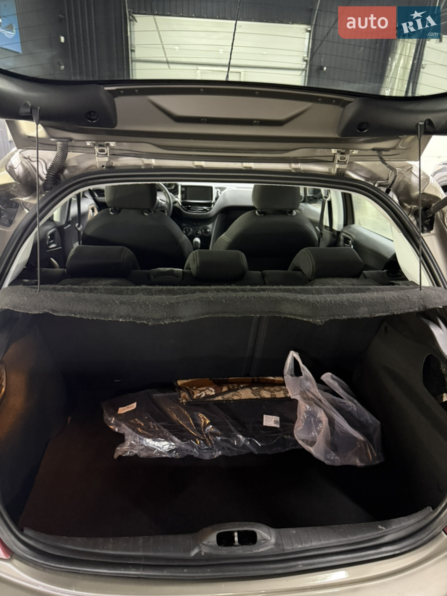 2013 Peugeot 208 - мініатюра 10