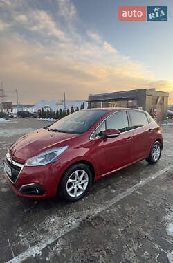 Хетчбек Peugeot 208 2017 в Ірпені