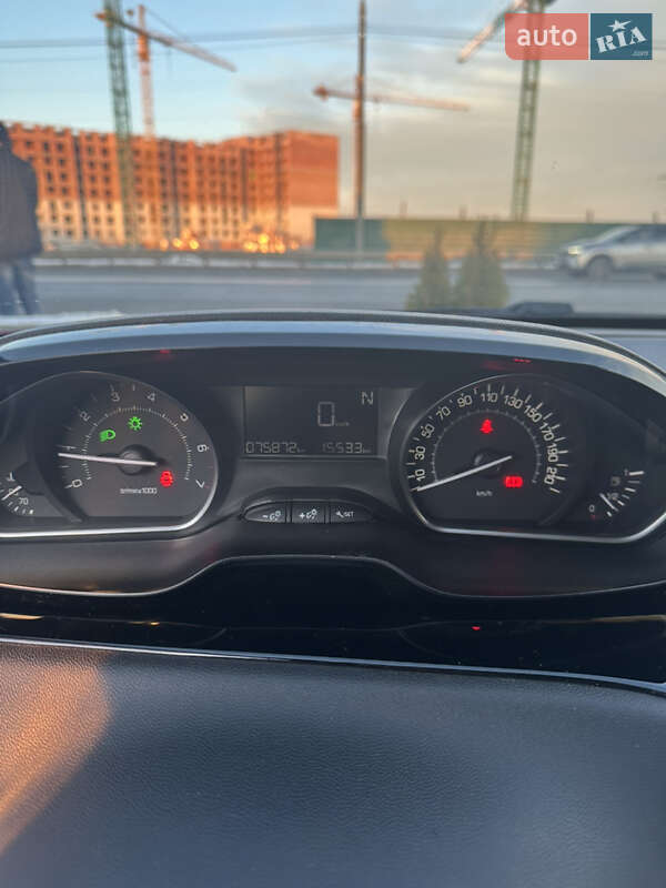 Хетчбек Peugeot 208 2017 в Ірпені