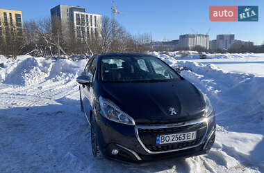 Хетчбек Peugeot 208 2016 в Тернополі