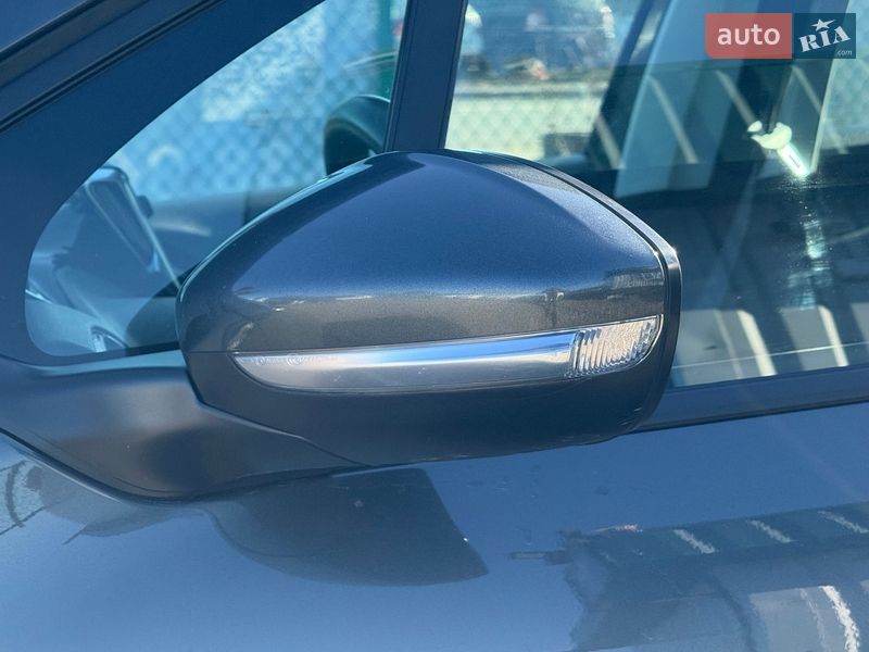 Хэтчбек Peugeot 208 2012 в Виннице