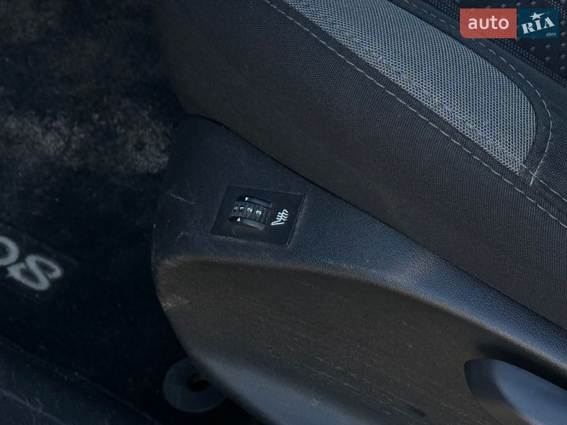 Хэтчбек Peugeot 208 2012 в Виннице