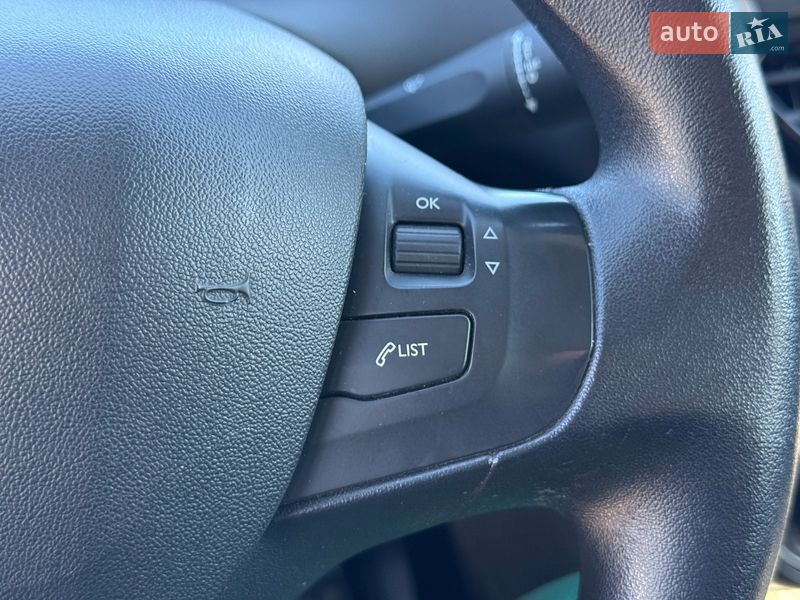 Хэтчбек Peugeot 208 2012 в Виннице