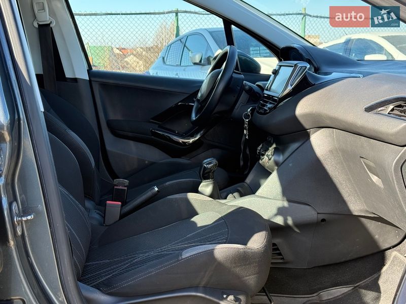 Хэтчбек Peugeot 208 2012 в Виннице
