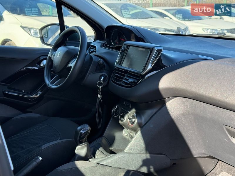 Хэтчбек Peugeot 208 2012 в Виннице