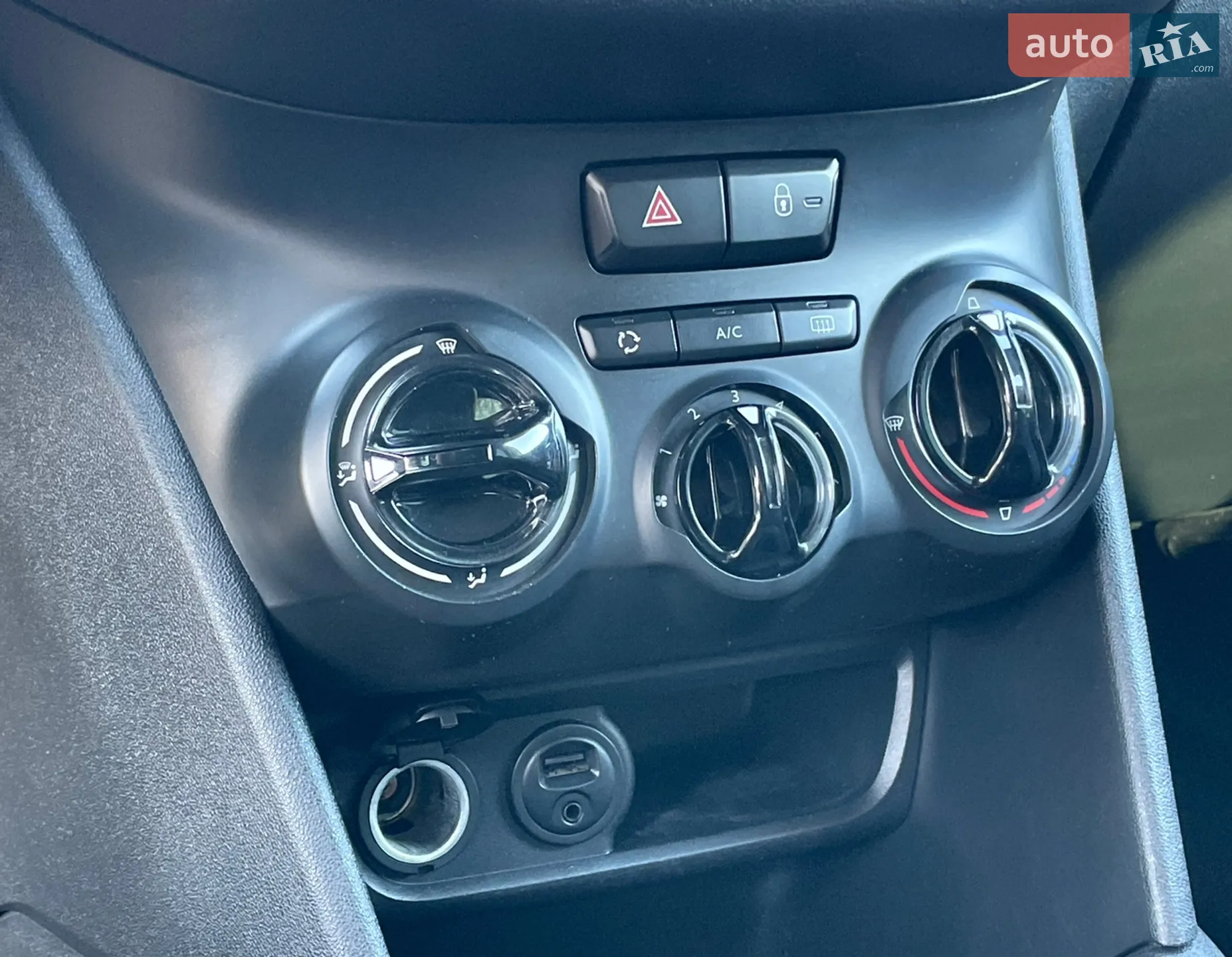 2015 Peugeot 208 - мініатюра 25
