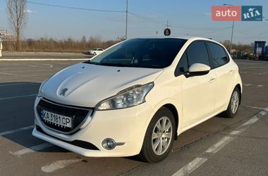 Хэтчбек Peugeot 208 2013 в Киеве