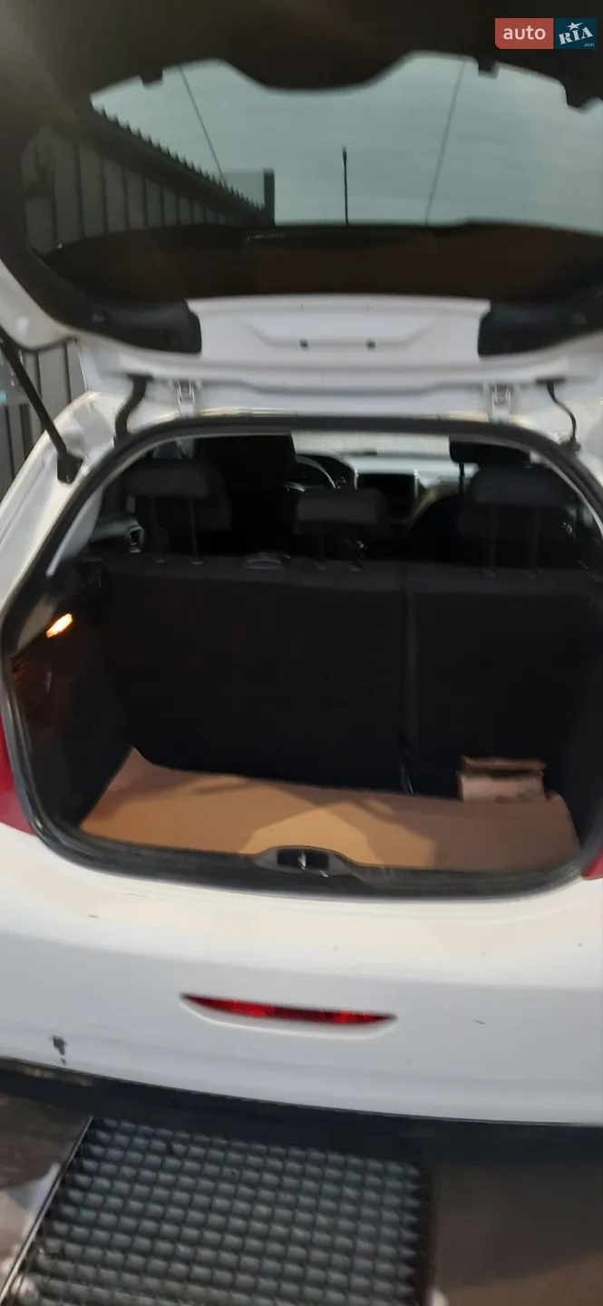 2012 Peugeot 208 - мініатюра 13