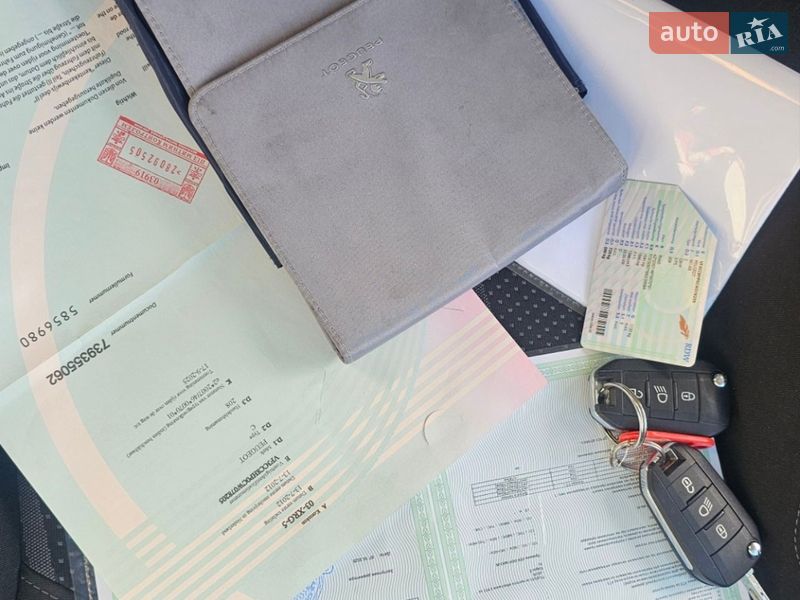 Хетчбек Peugeot 208 2012 в Івано-Франківську