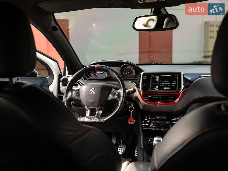 Хэтчбек Peugeot 208 2013 в Львове