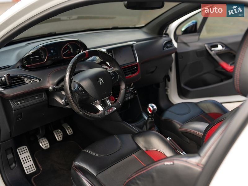 Хэтчбек Peugeot 208 2013 в Львове