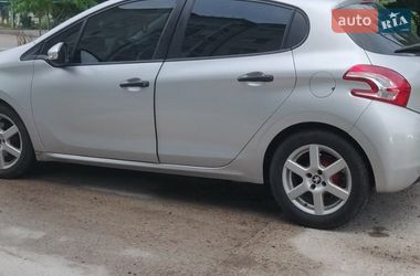 Хэтчбек Peugeot 208 2013 в Трускавце