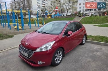 Хэтчбек Peugeot 208 2013 в Харькове