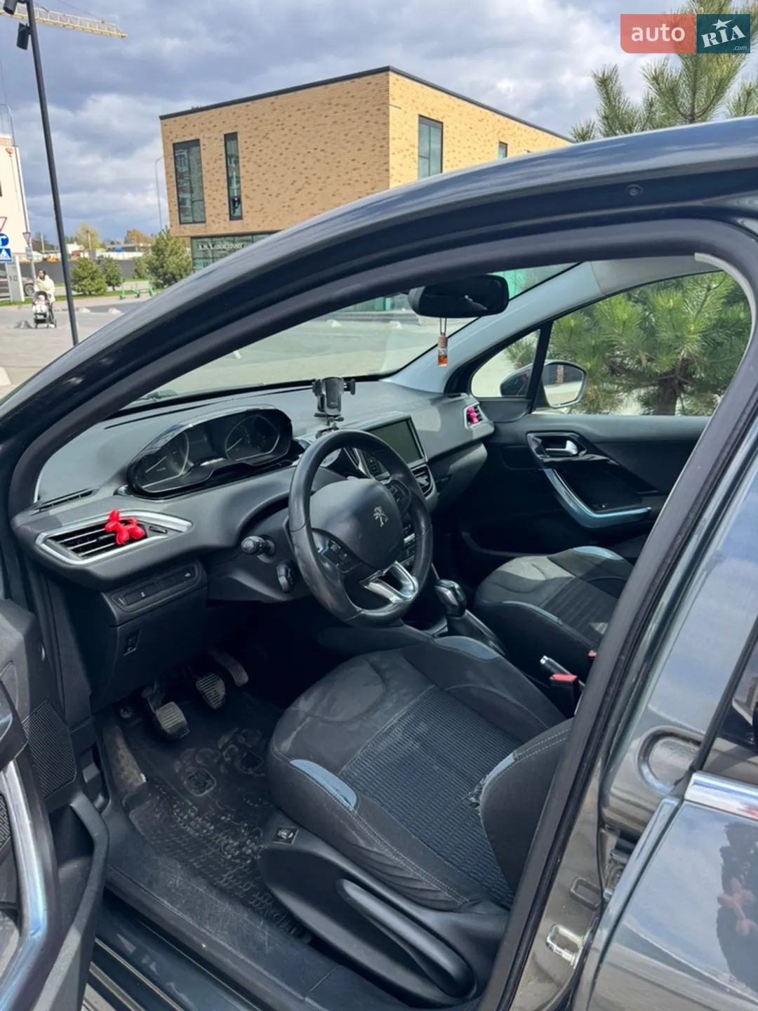 2012 Peugeot 208 - мініатюра 11