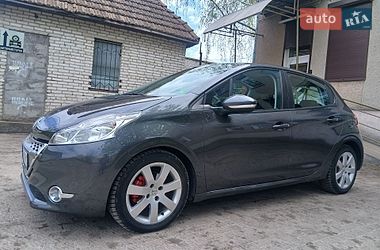 Хэтчбек Peugeot 208 2013 в Калуше