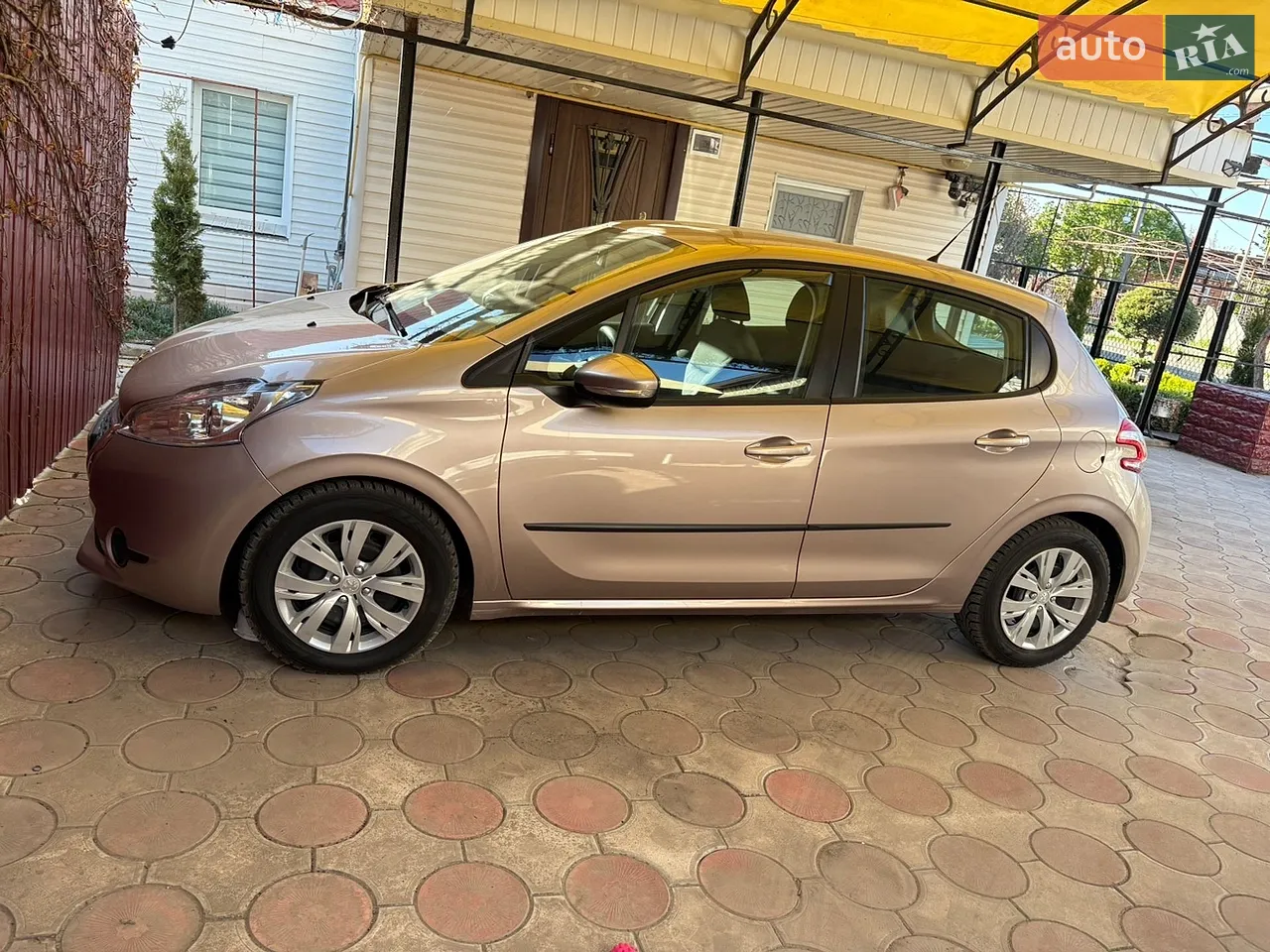 2013 Peugeot 208 - мініатюра 12