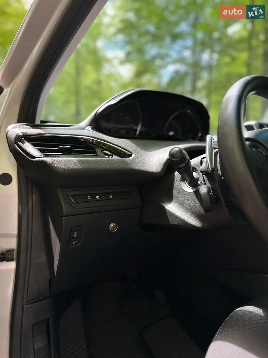 2014 Peugeot 208 - мініатюра 41