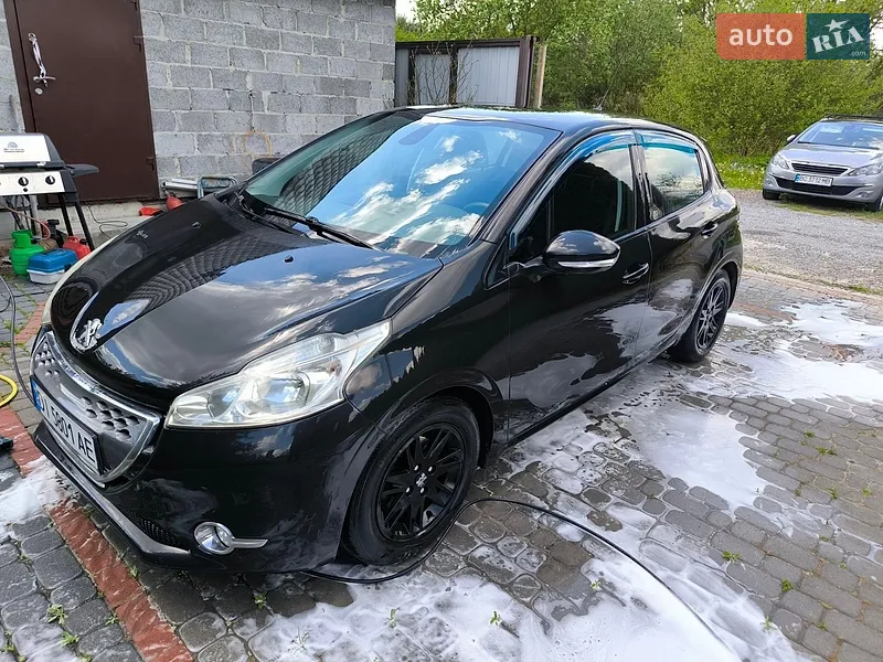 Peugeot 208