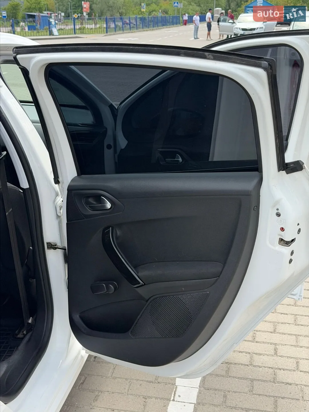 2012 Peugeot 208 - мініатюра 16