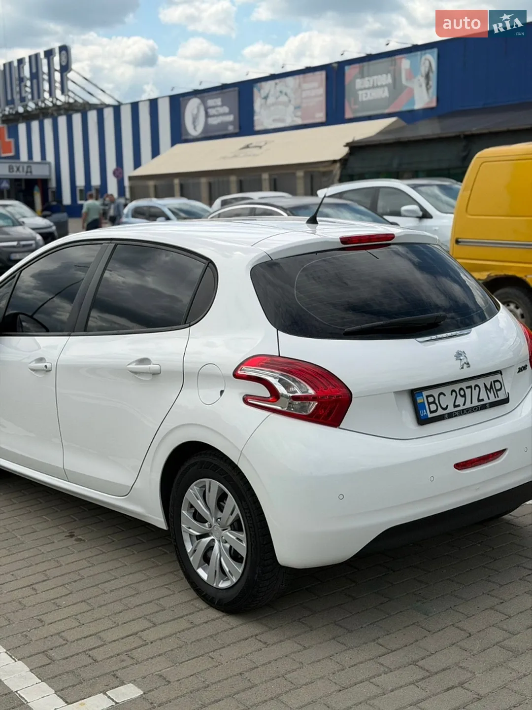 2012 Peugeot 208 - мініатюра 11