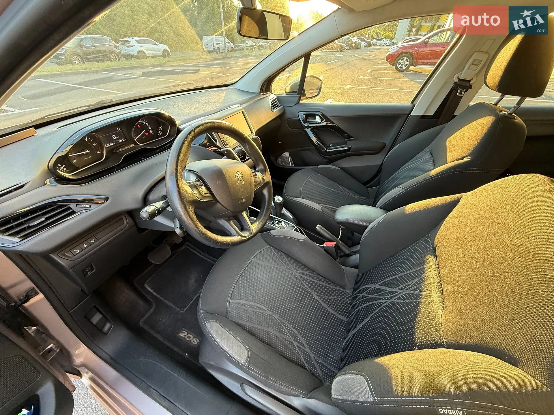2013 Peugeot 208 - мініатюра 10