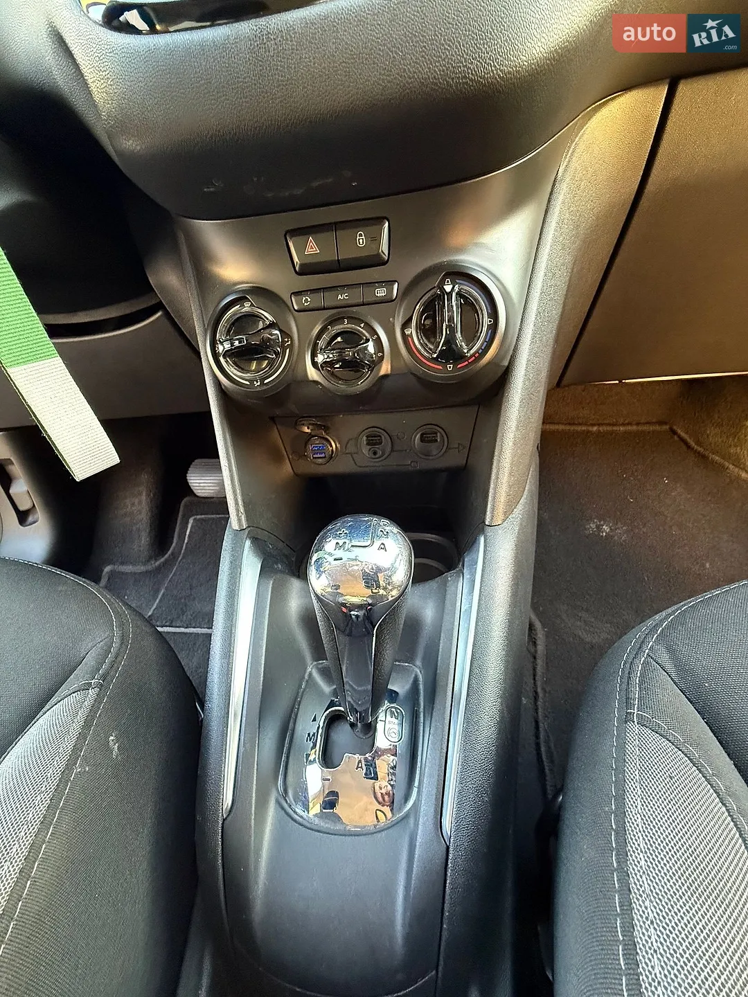 2013 Peugeot 208 - мініатюра 12