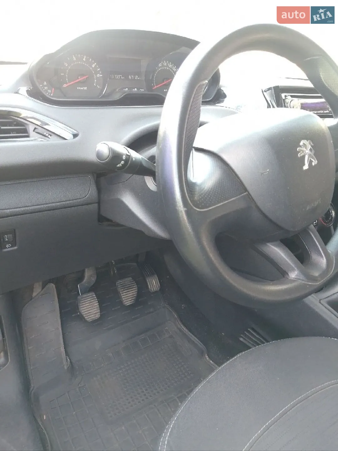2013 Peugeot 208 - мініатюра 11