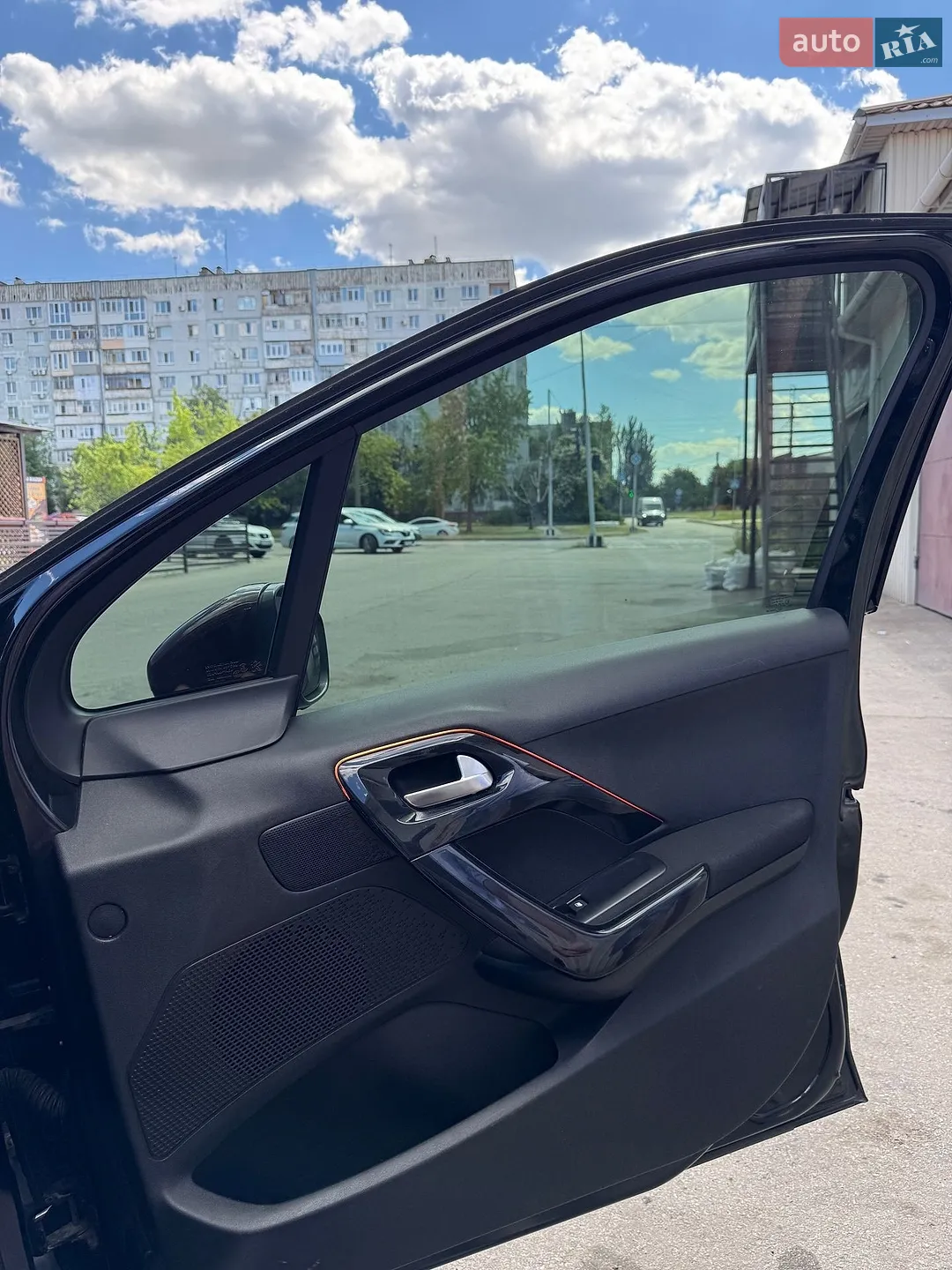 2013 Peugeot 208 - мініатюра 12