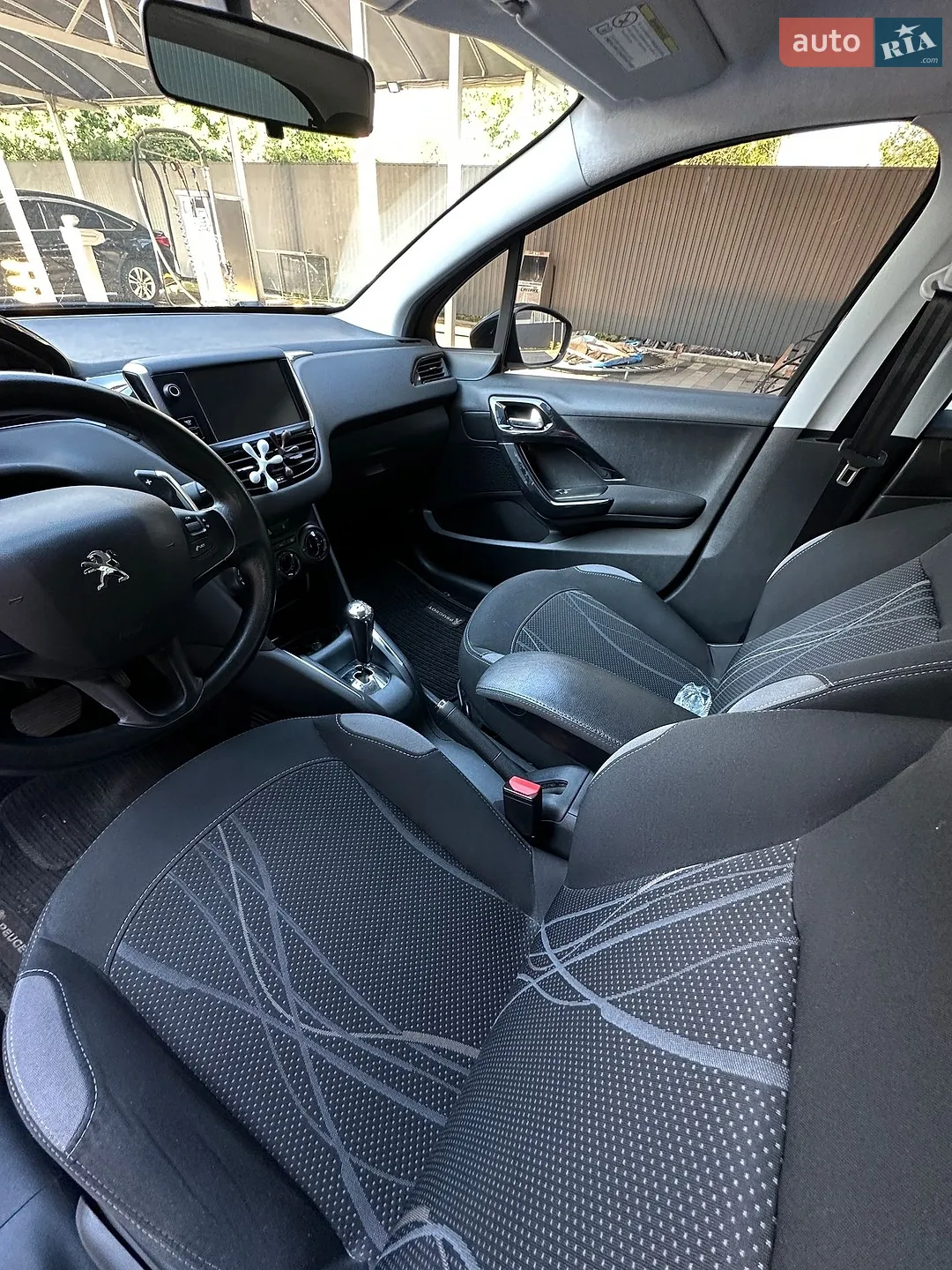 2014 Peugeot 208 - мініатюра 17