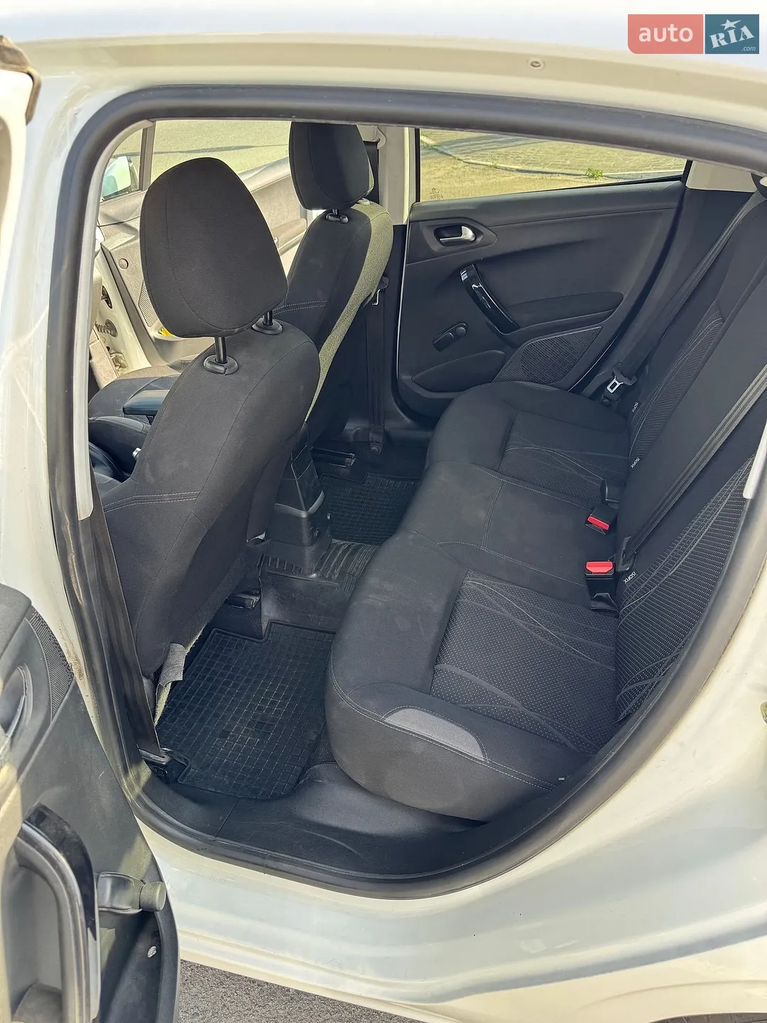 2012 Peugeot 208 - мініатюра 9