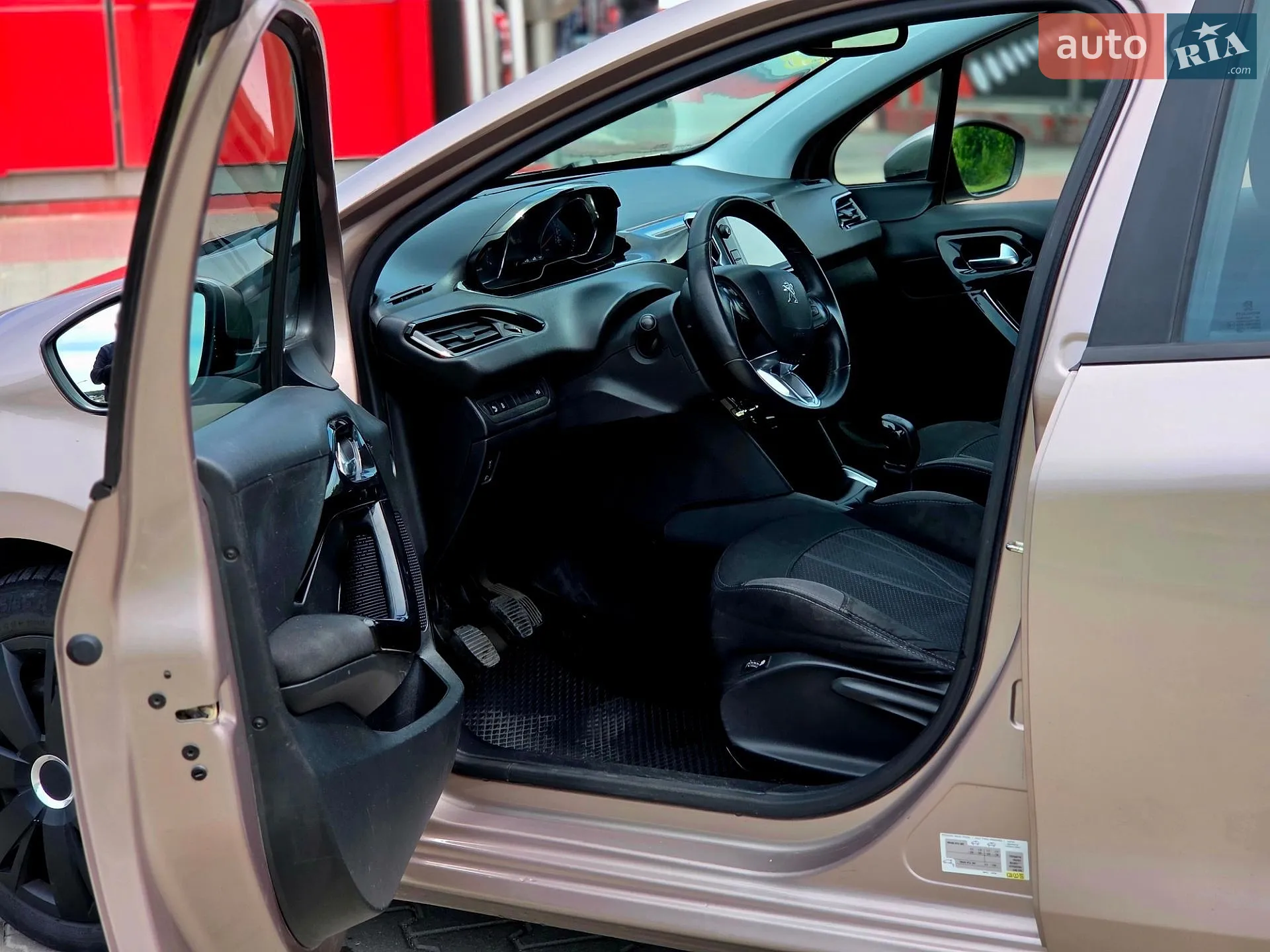 2013 Peugeot 208 - мініатюра 6
