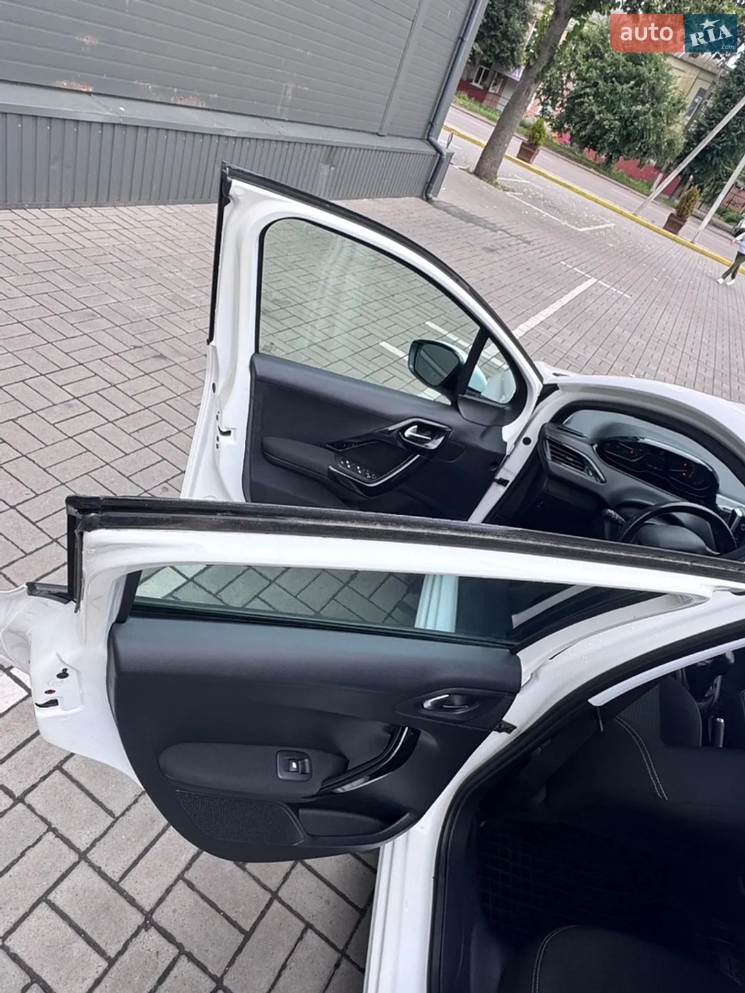 2018 Peugeot 208 - мініатюра 11