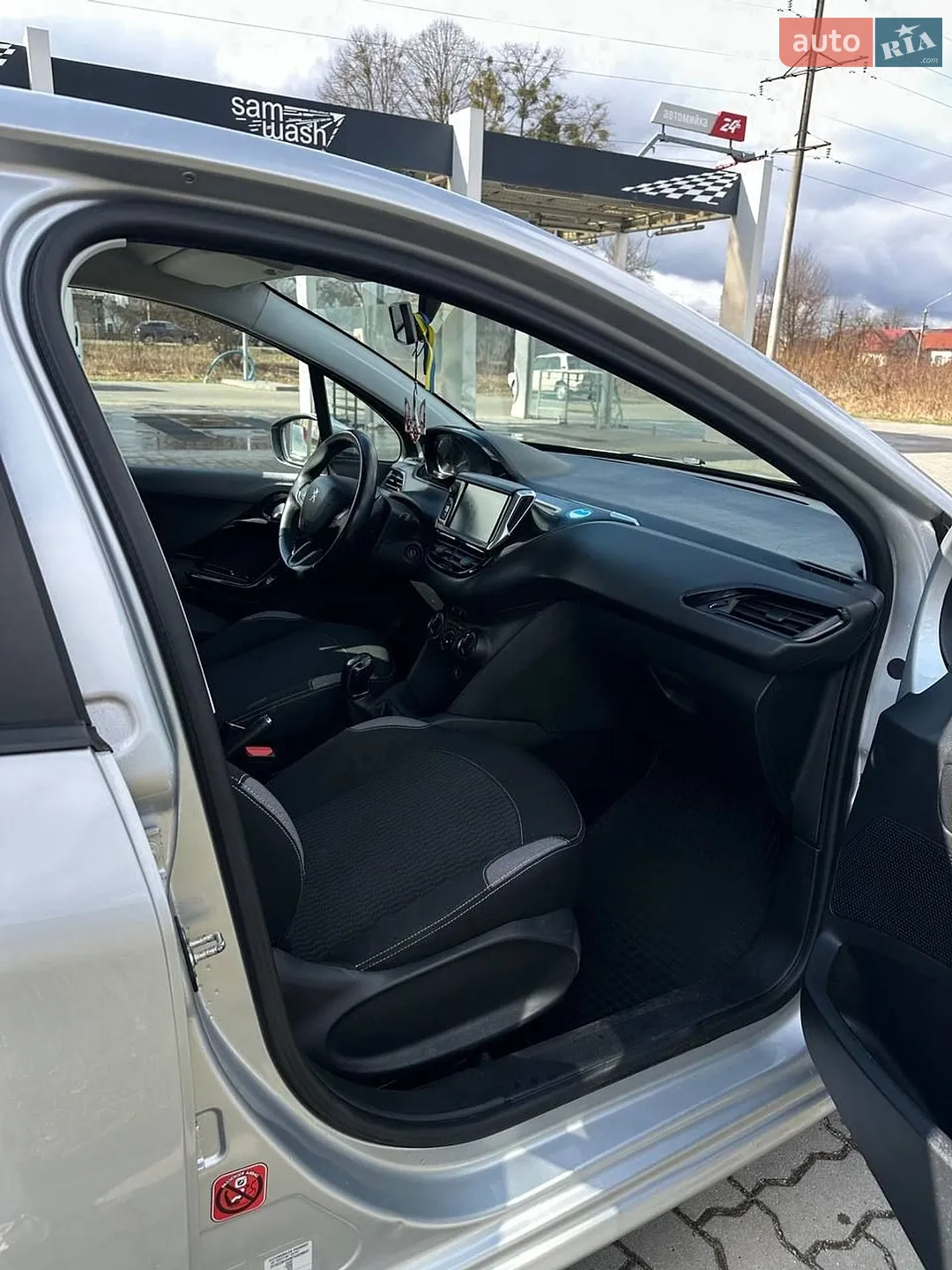 2015 Peugeot 208 - мініатюра 24