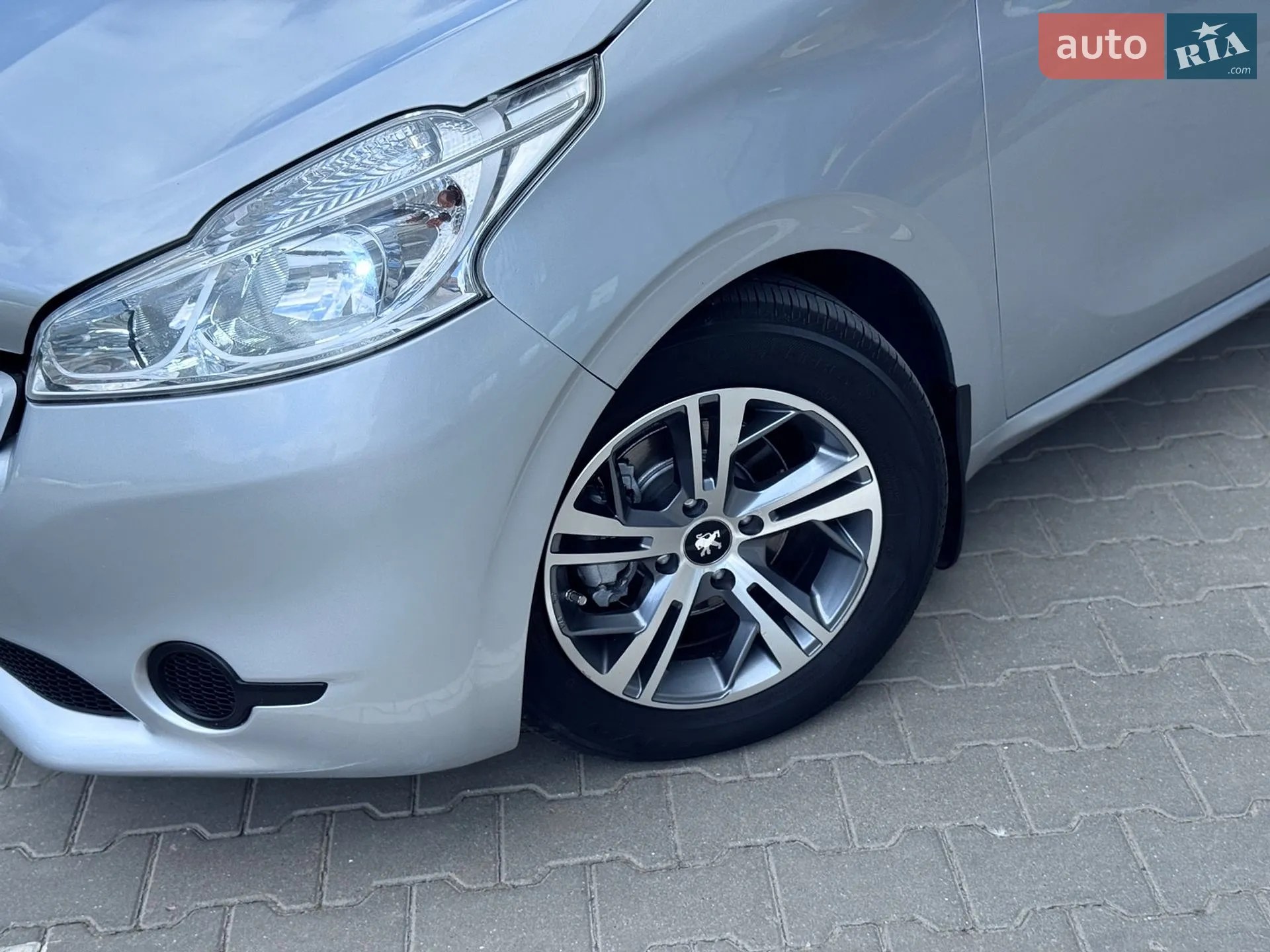 2012 Peugeot 208 - мініатюра 12