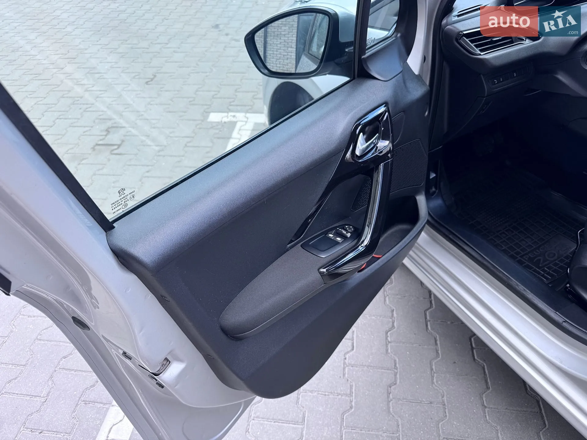 2012 Peugeot 208 - мініатюра 29