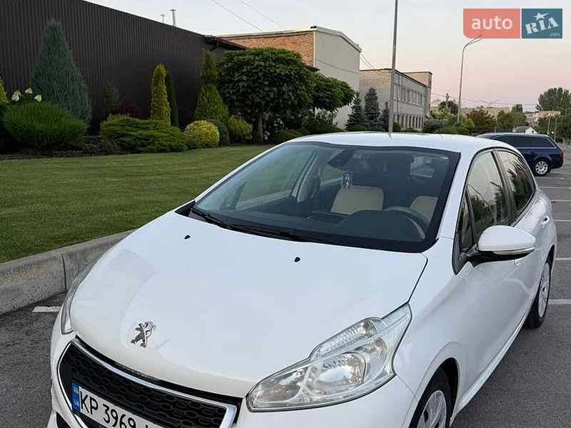 Peugeot 208