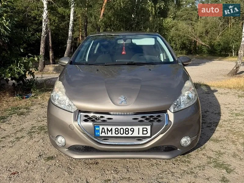 Peugeot 208 2012