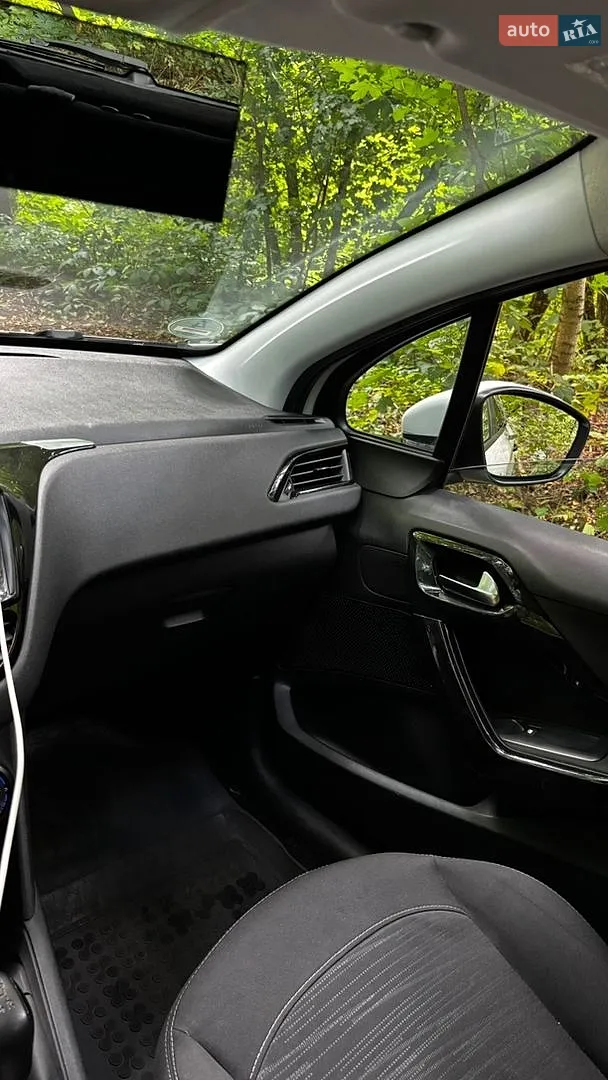 2013 Peugeot 208 - мініатюра 23