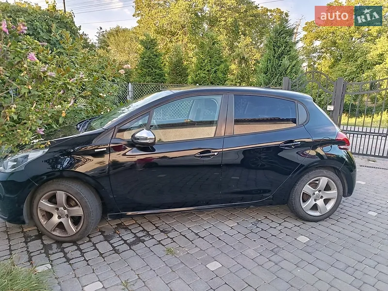 Peugeot 208