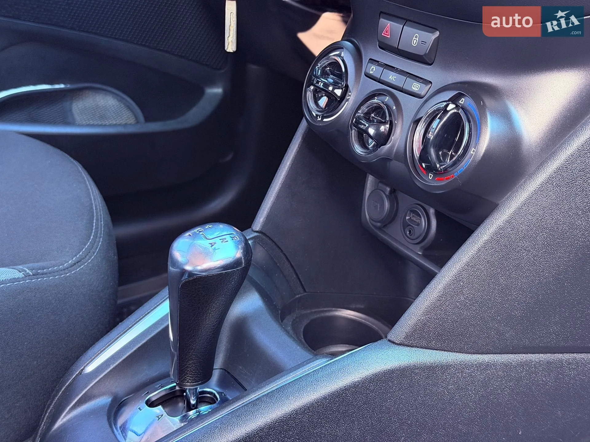 2014 Peugeot 208 - мініатюра 23
