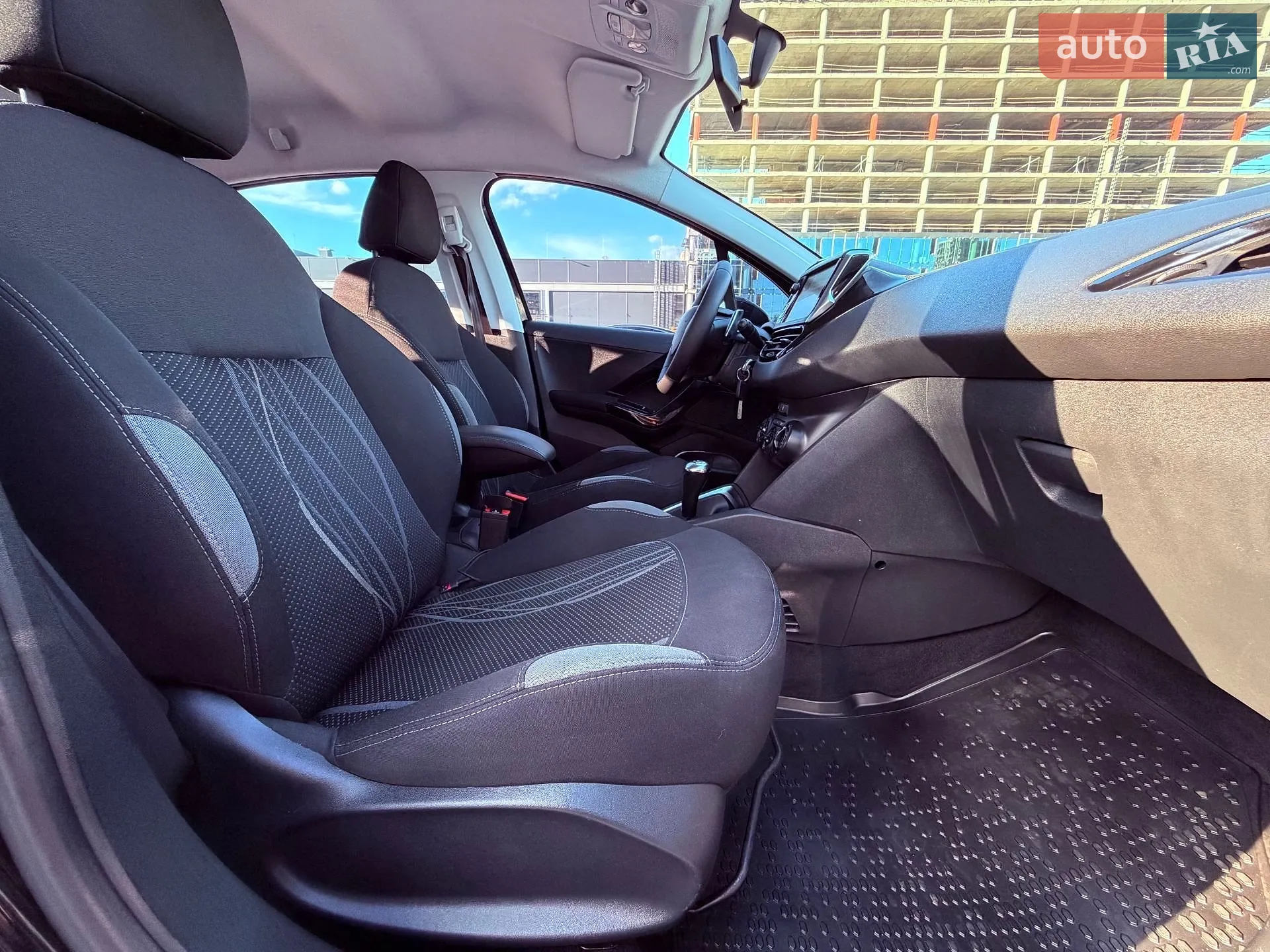2014 Peugeot 208 - мініатюра 28