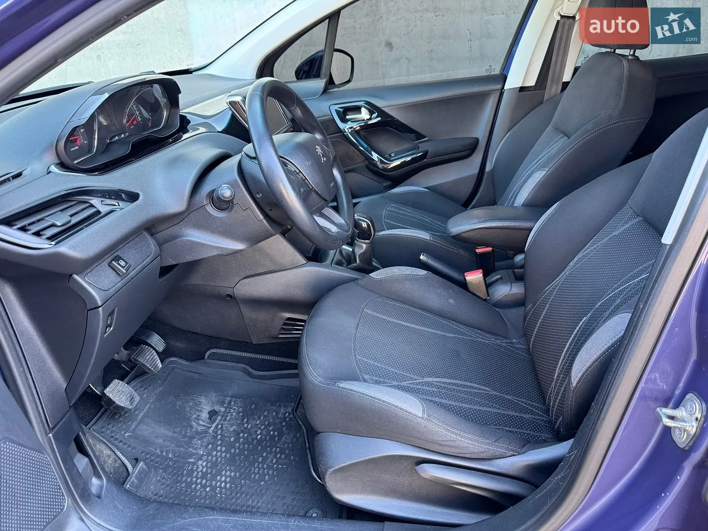 2013 Peugeot 208 - мініатюра 11