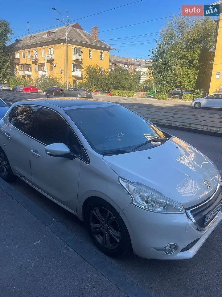 2013 Peugeot 208 - мініатюра 28